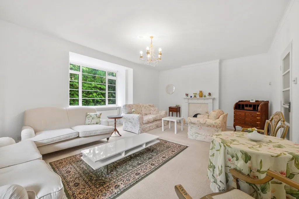 3 bed flat to rent, Wimbledon Park Side, London, SW19