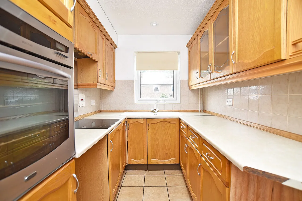 Swinton Court, Harrogate, HG2, photo 4