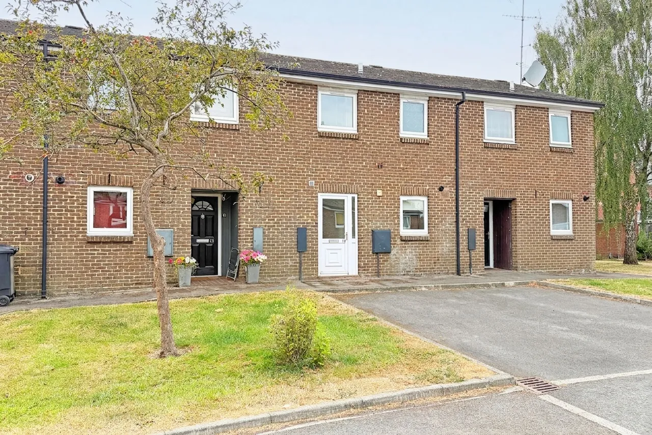2 bed house for sale, Swinton Court, Harrogate, HG2