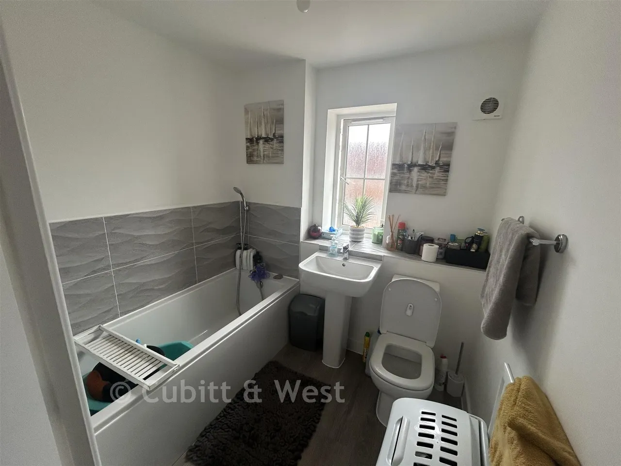 Tin Church Avenue, Faygate, RH12, photo 5