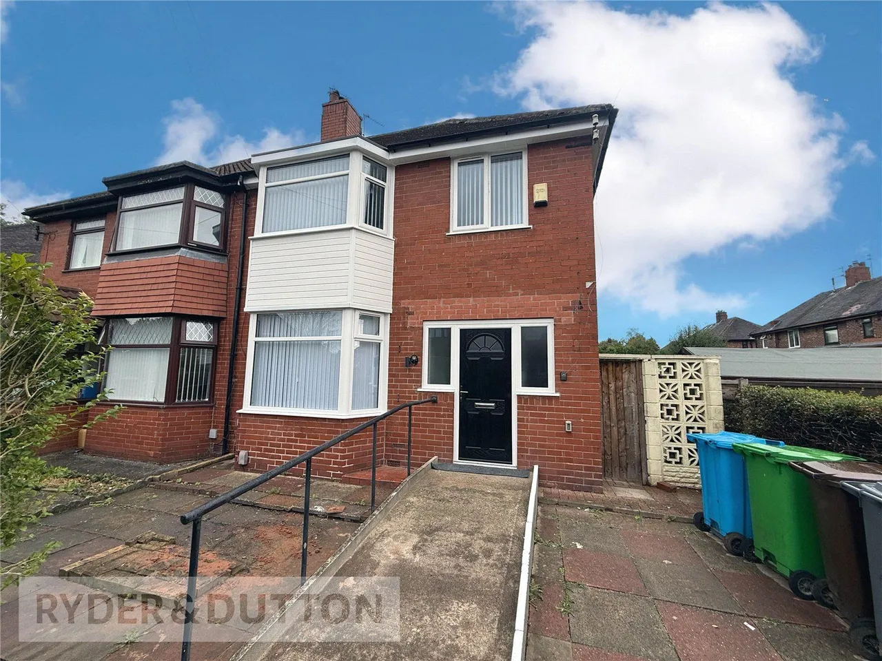 3 bed house to rent, Enderby Road, Manchester, M40
