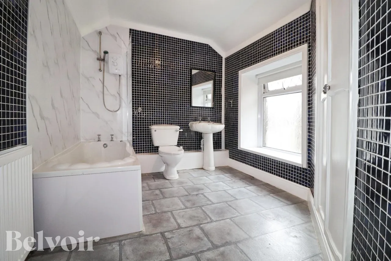 Llwynmadoc Street, Graigwen, CF37, photo 8