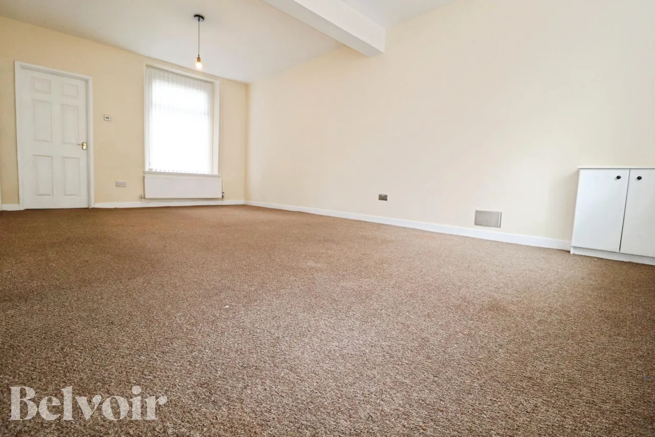 Llwynmadoc Street, Graigwen, CF37, photo 3