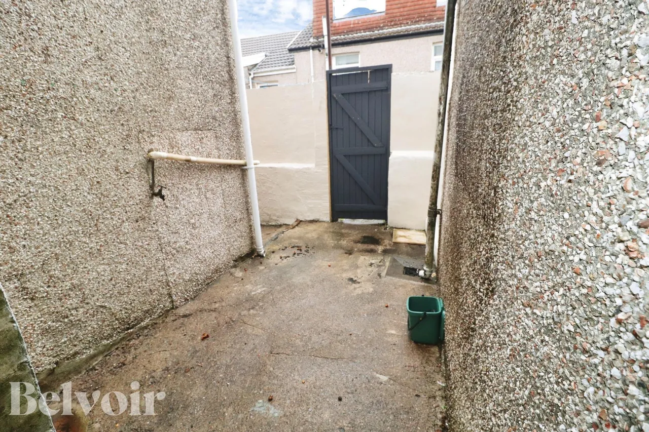 Llwynmadoc Street, Graigwen, CF37, photo 9