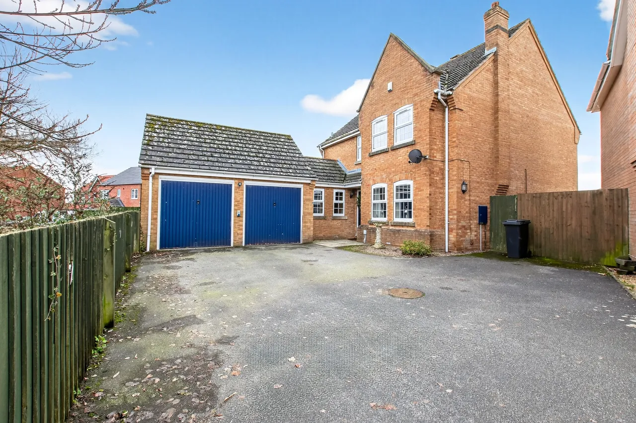 4 bed house for sale — Stutte Close, Louth