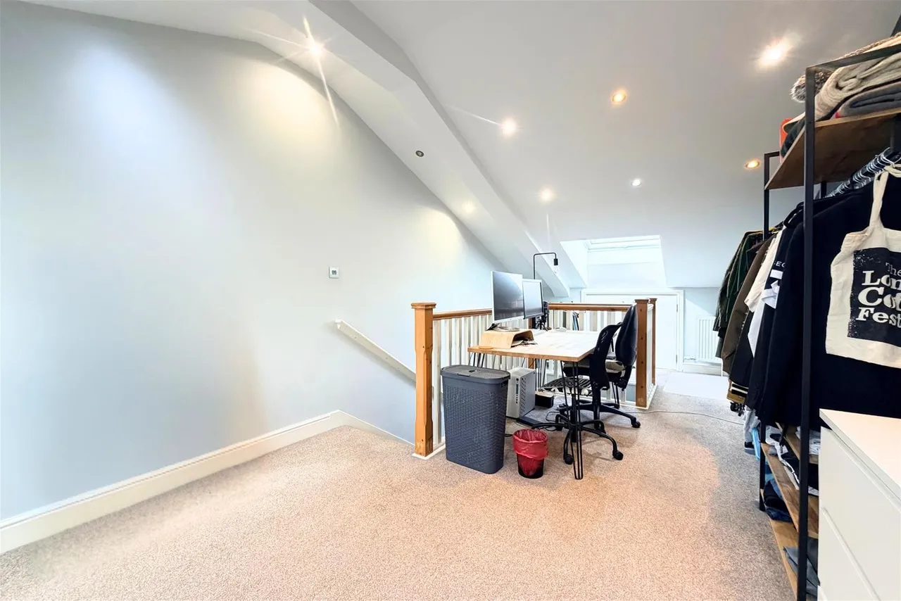 Brighton Road, Horsham, West Sussex RH13 5BA, photo 5