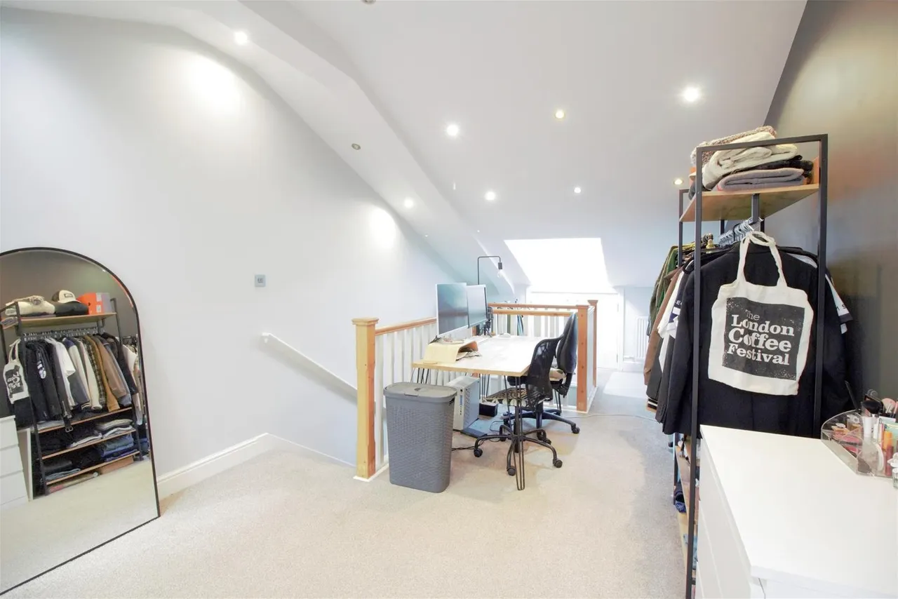Brighton Road, Horsham, West Sussex RH13 5BA, photo 6