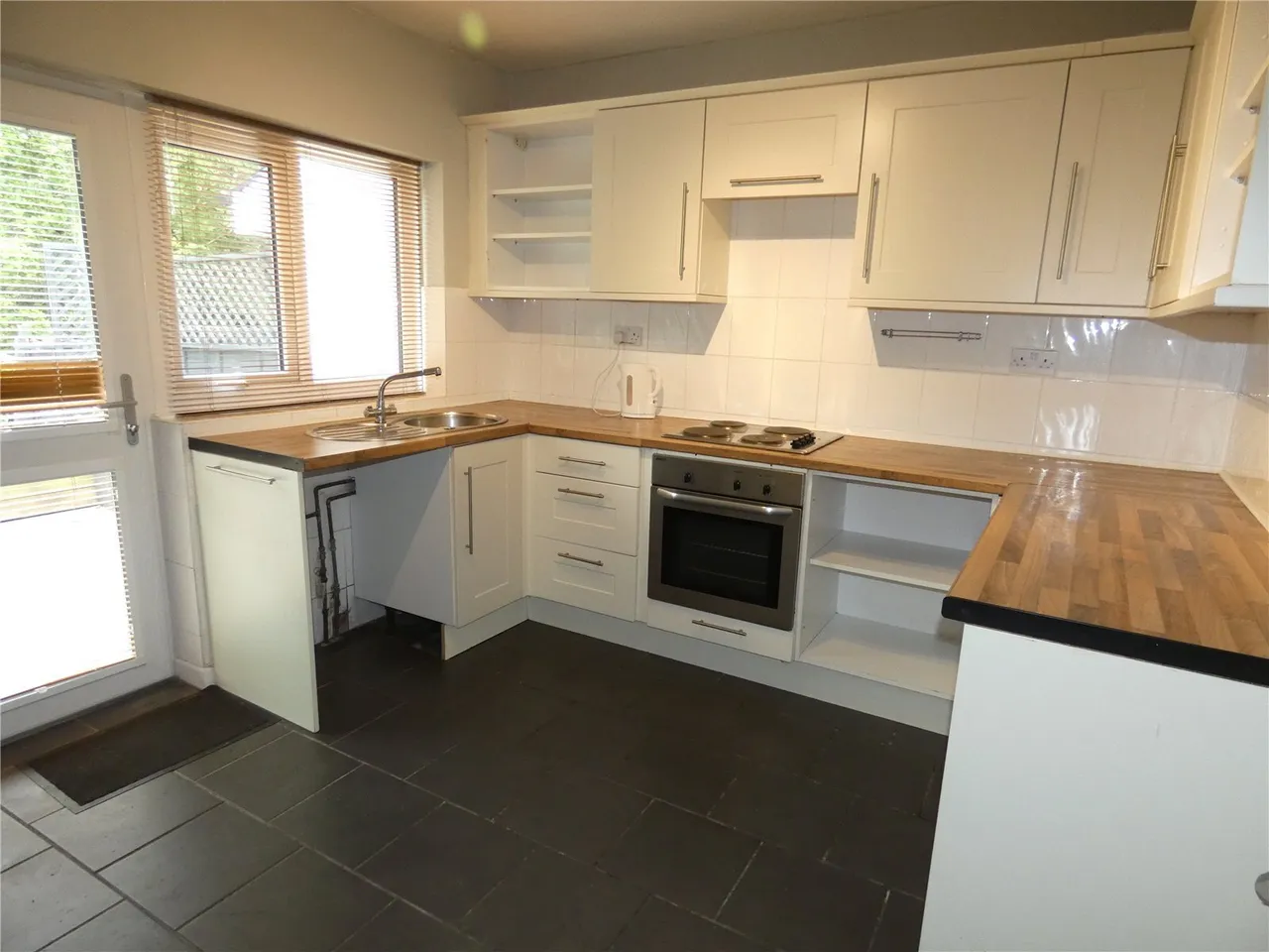 Dockwood Bungalows, Y Felinheli, LL56, photo 3