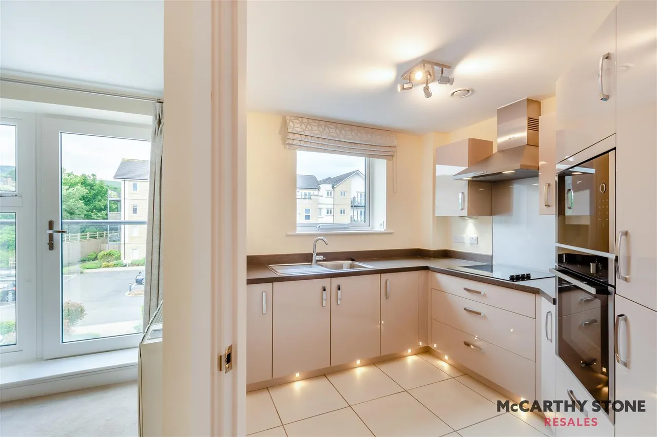 Railway Road, Ilkley, LS29, photo 16