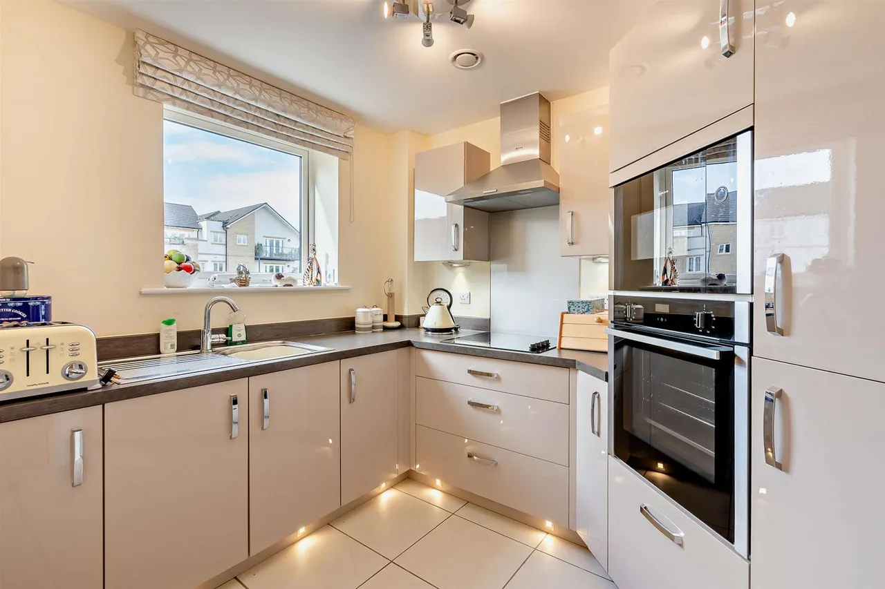 Railway Road, Ilkley, LS29, photo 4
