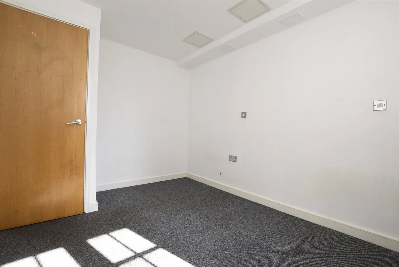 Malthouse Place, Essex, High Street, RM1 1AR, photo 5