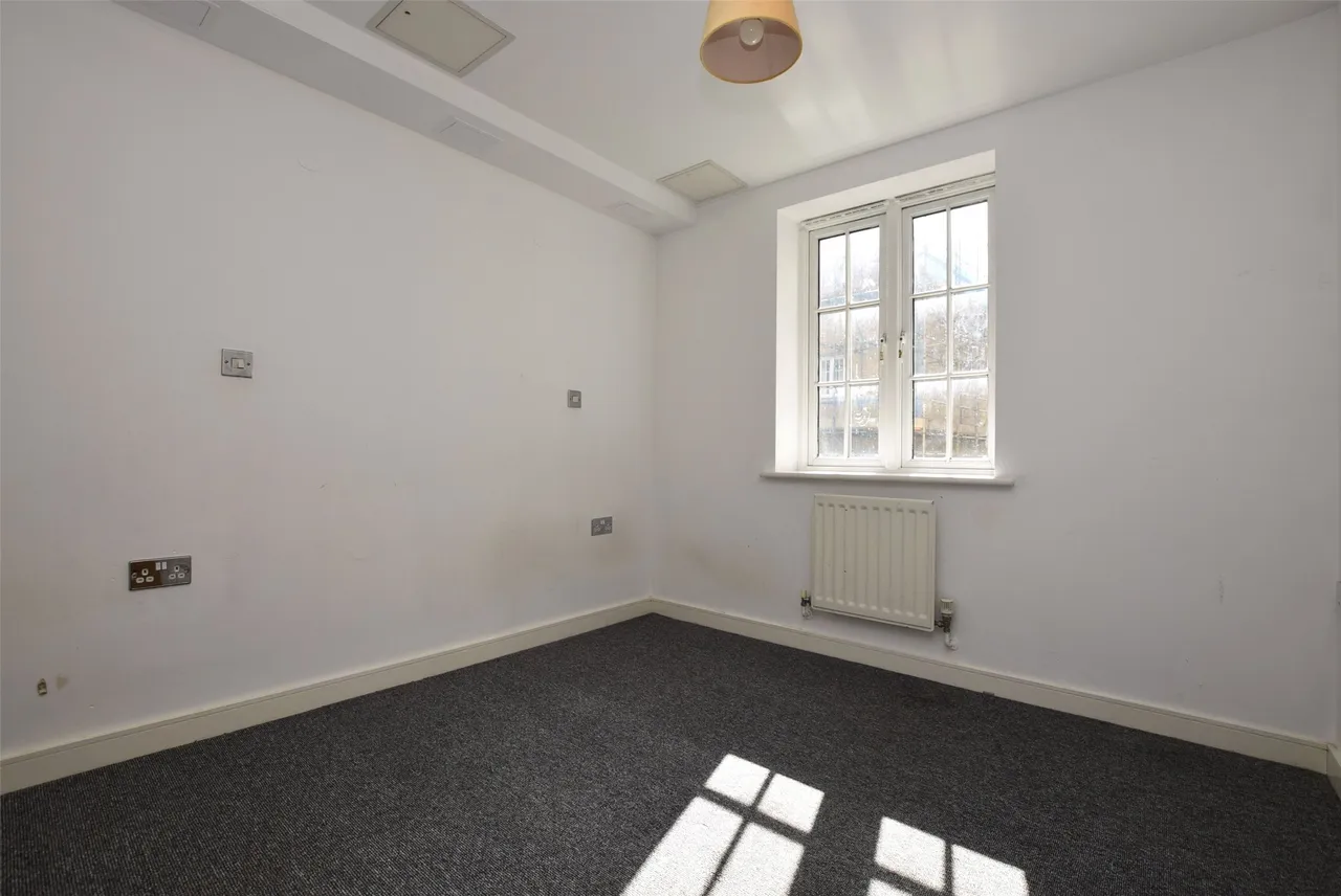 Malthouse Place, Essex, High Street, RM1 1AR, photo 4