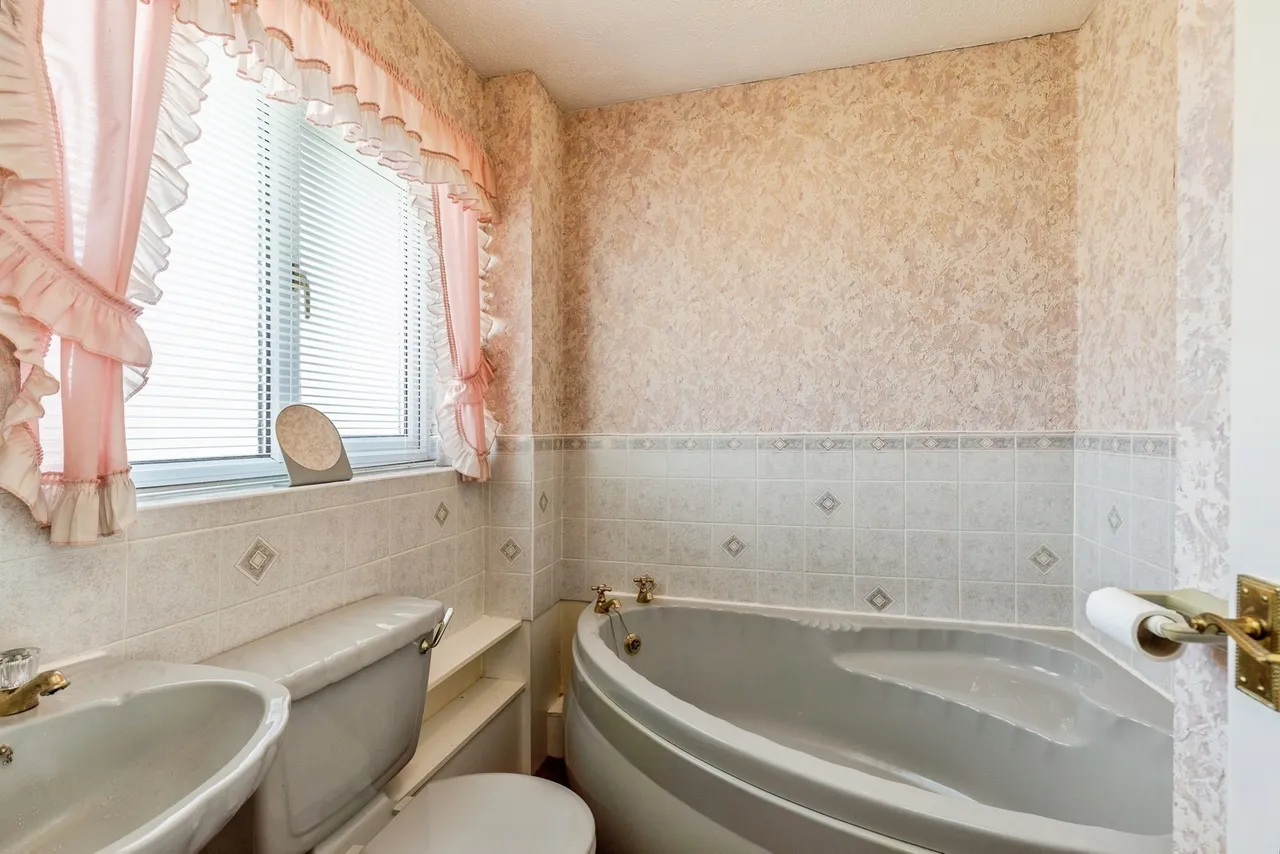 Hogarth Walk, Weston-super-Mare, BS22, photo 17