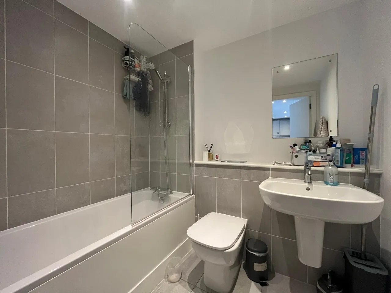 Saxton Lane, LEEDS, photo 5