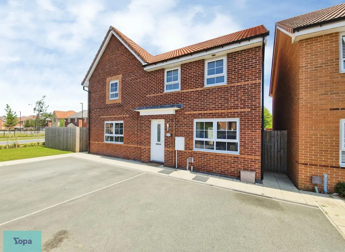 3 bed house for sale, Furnace Close, Rossington, DN11
