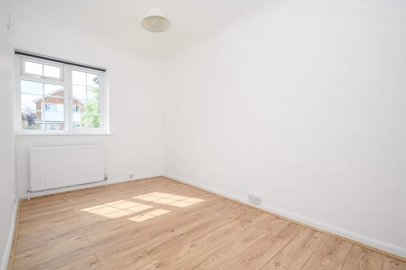 Kings Road, Walton-On-Thames, KT12, photo 6