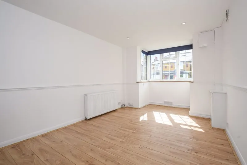 Kings Road, Walton-On-Thames, KT12, photo 4