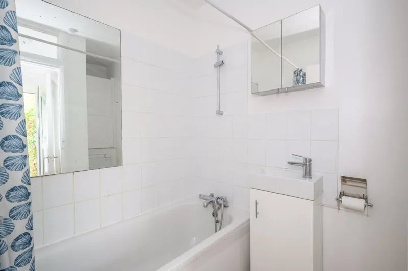 Kings Road, Walton-On-Thames, KT12, photo 7