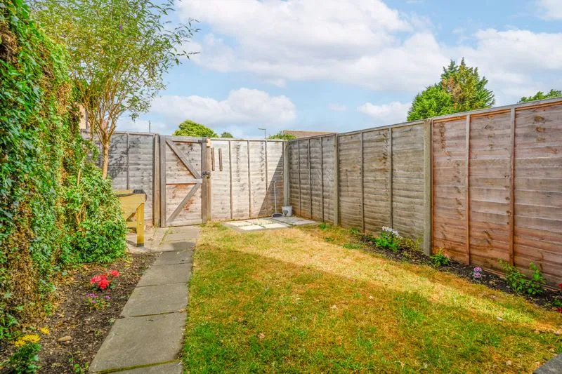 Kings Road, Walton-On-Thames, KT12, photo 2
