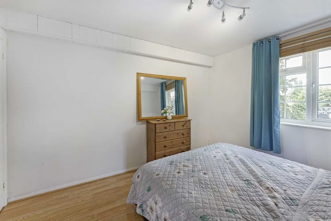 College Gardens, SW17, photo 8