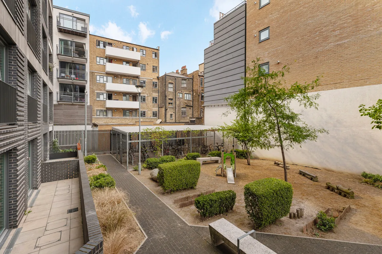 London, E1, photo 25