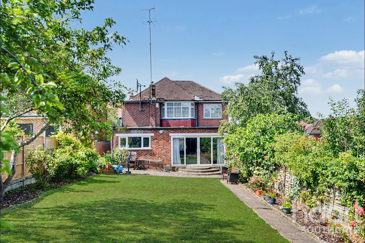 Tintern Gardens, London, N14, photo 16