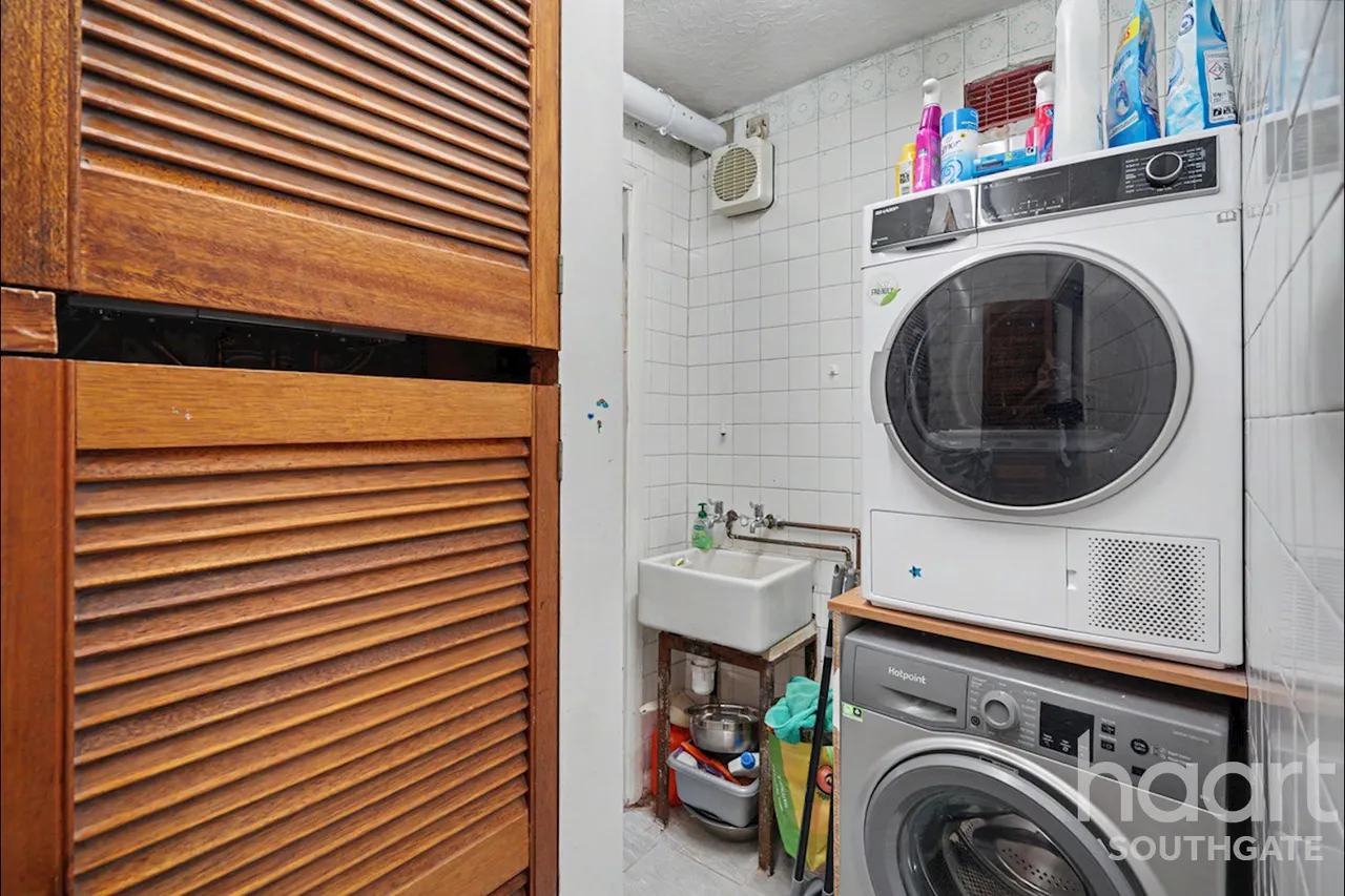 Tintern Gardens, London, N14, photo 18