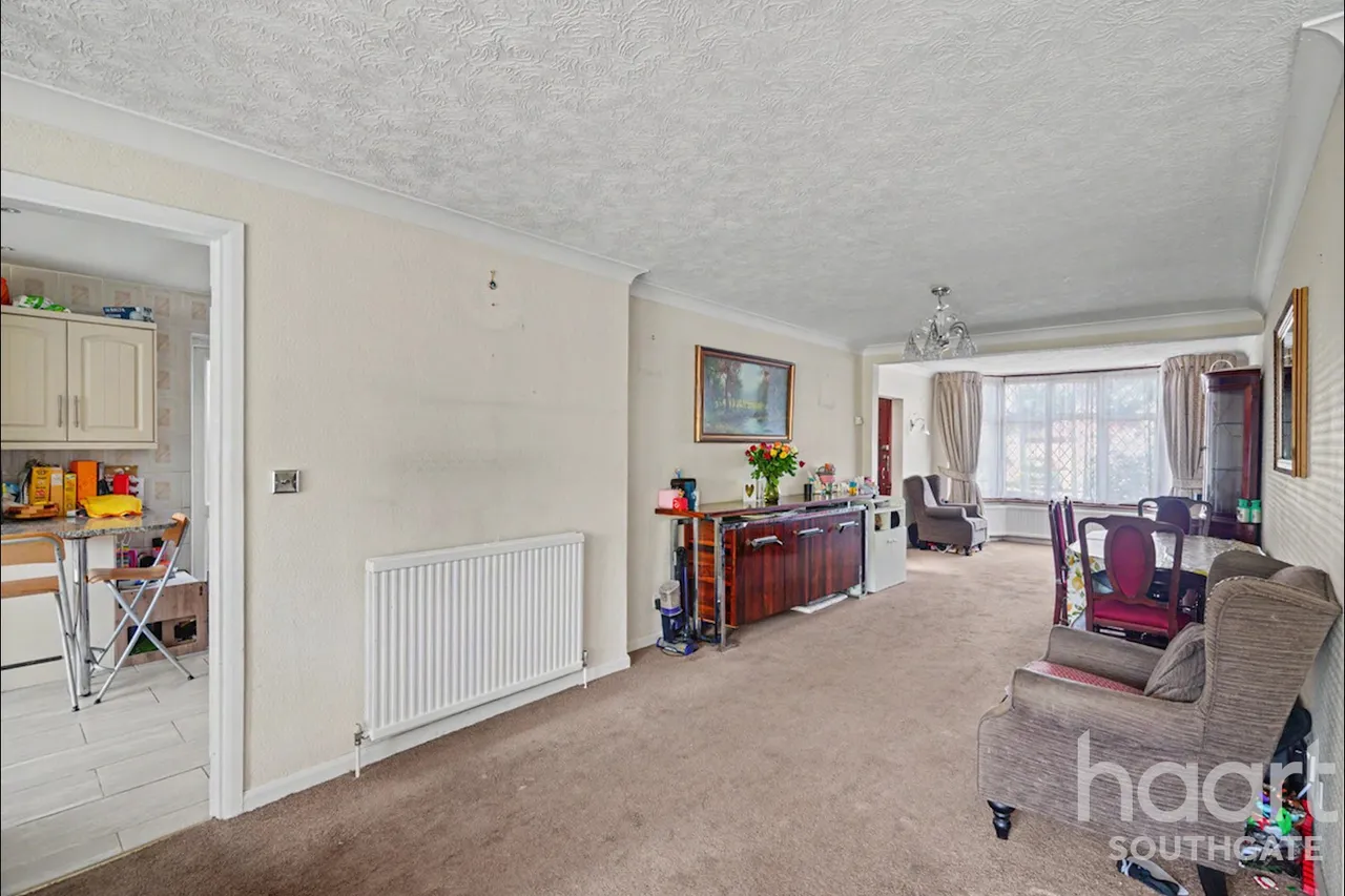 Tintern Gardens, London, N14, photo 11