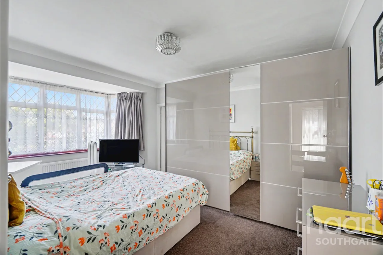 Tintern Gardens, London, N14, photo 19