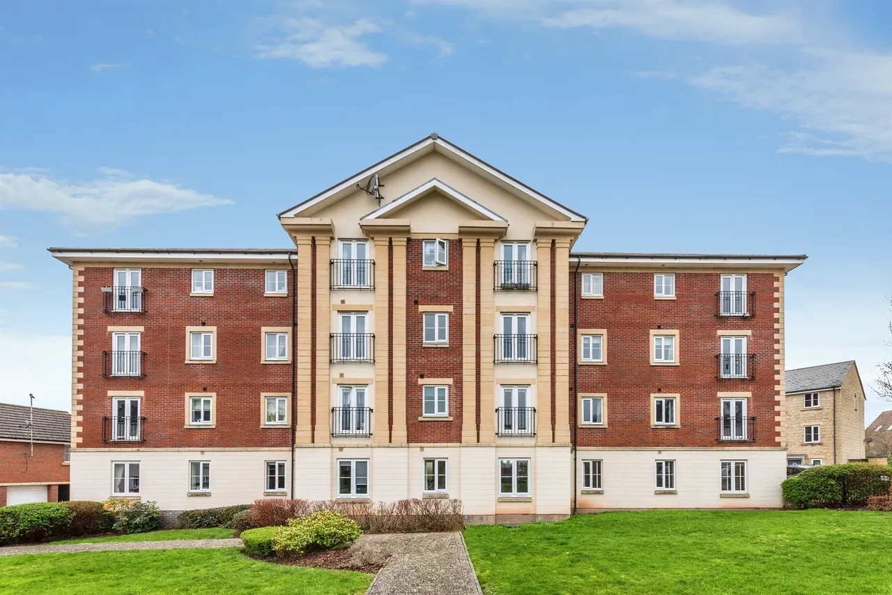2 bed flat for sale — Brean Road, Swindon
