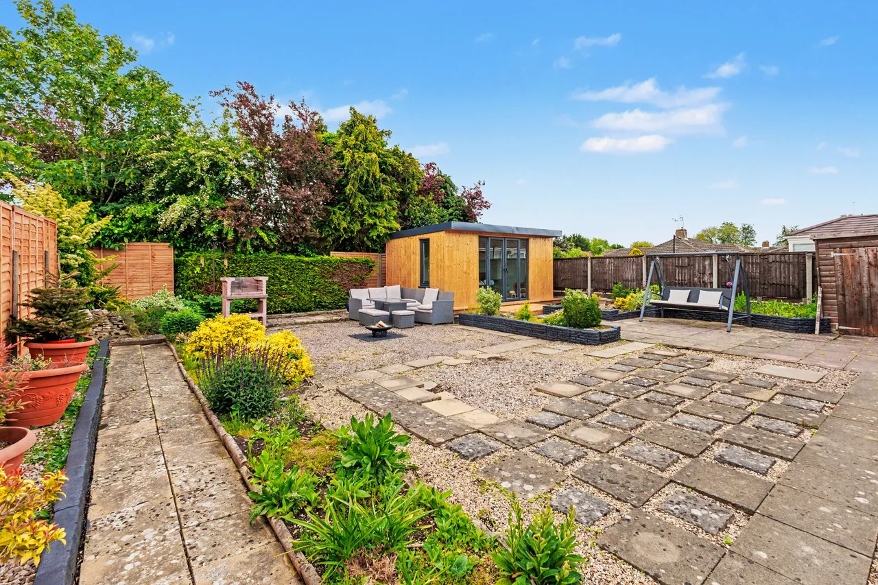 Owletts End, Evesham, WR11, photo 17