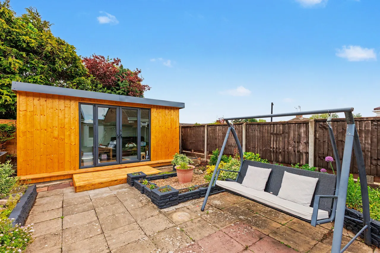 Owletts End, Evesham, WR11, photo 15