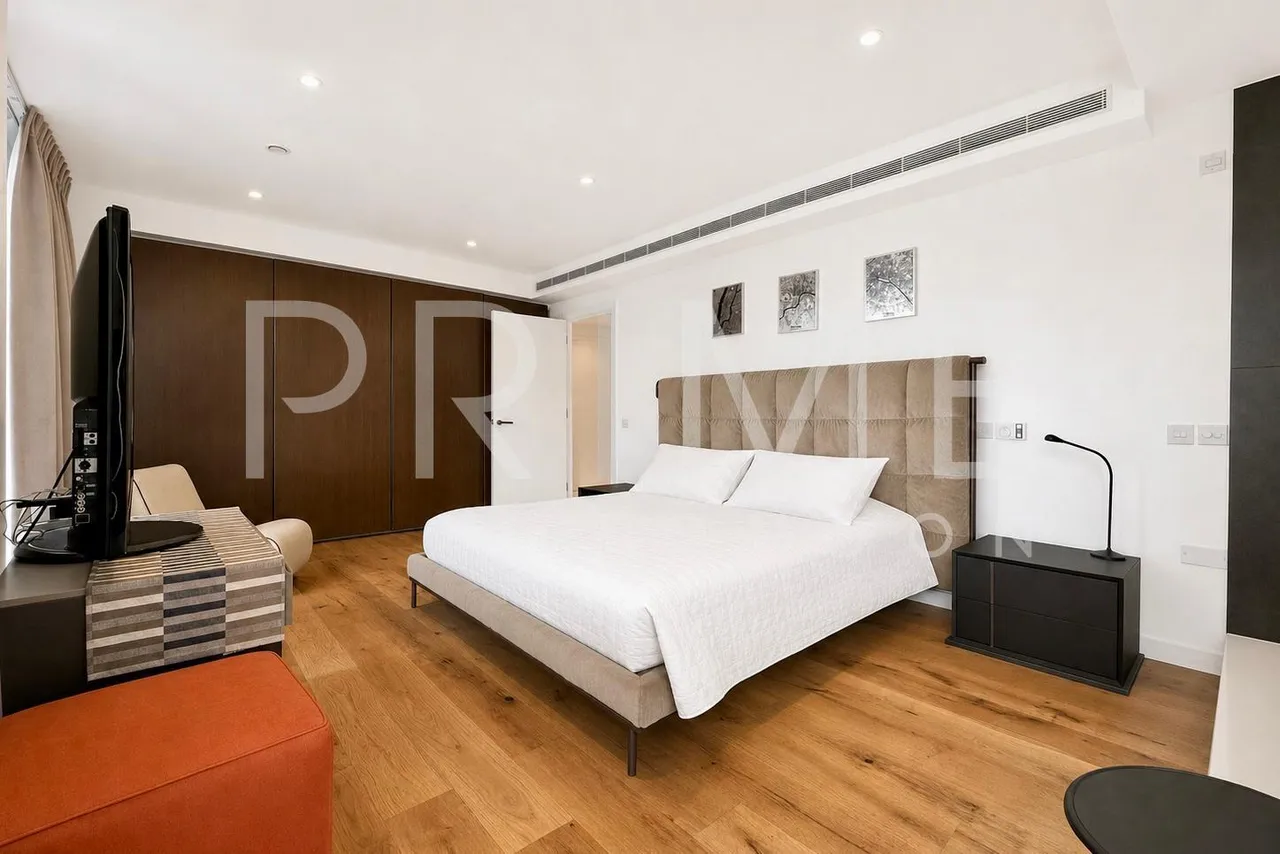Pan Peninsula Square, Canary Wharf, E14, photo 9