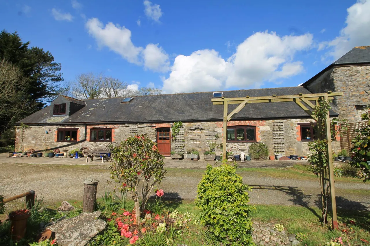 4 bed barn conversion for sale — Trenant Barton, Duloe, PL14 4PR