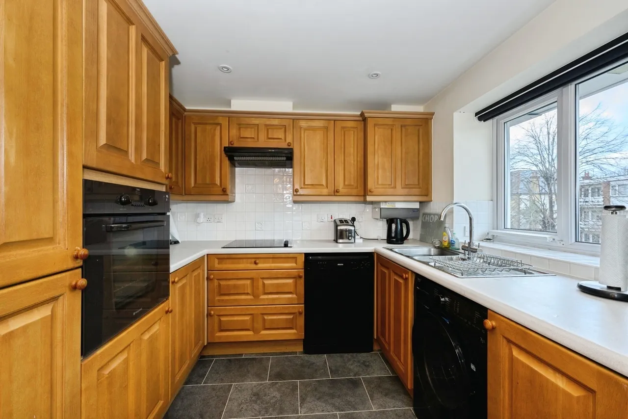 Ladbroke Road, Redhill, RH1, photo 6