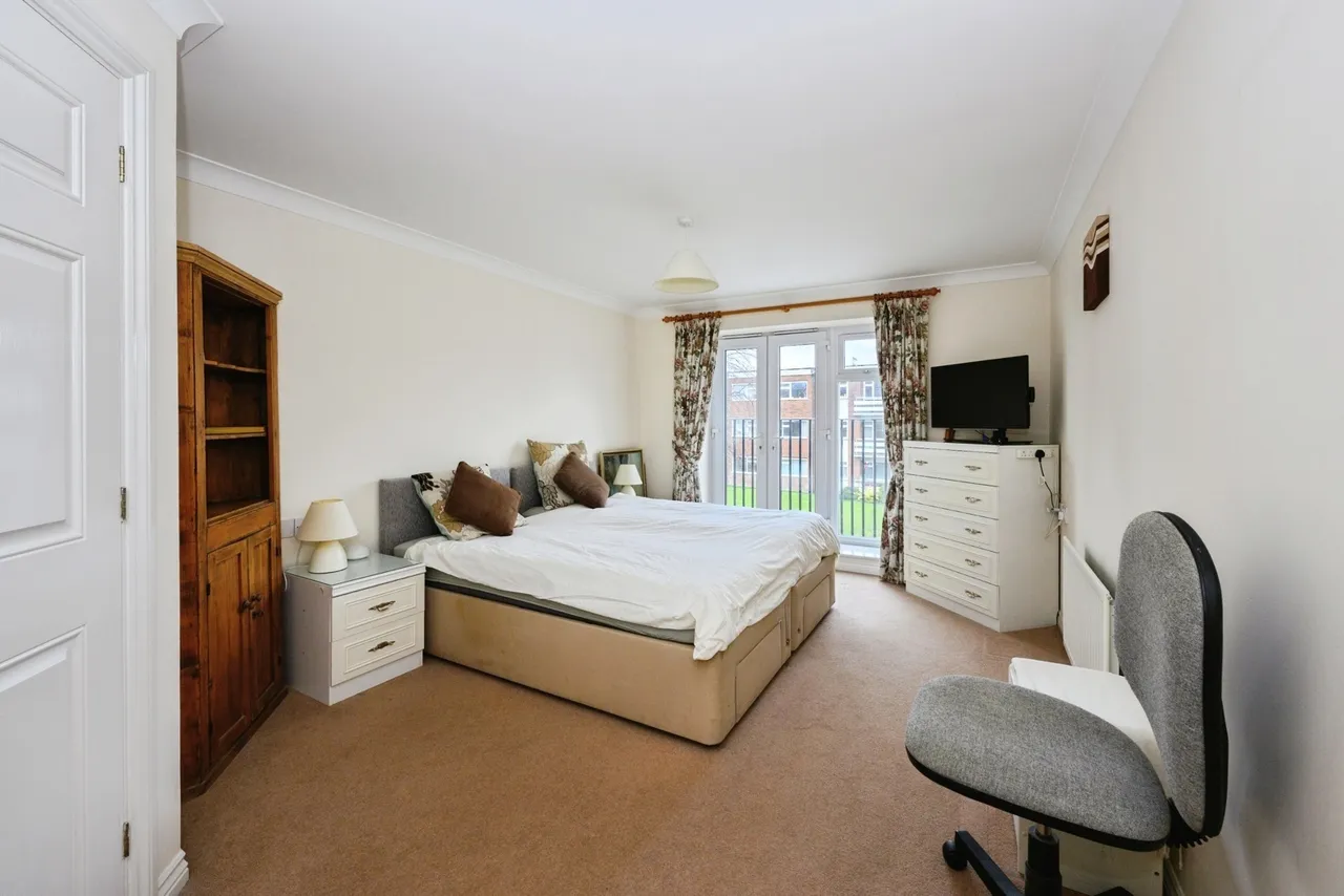 Ladbroke Road, Redhill, RH1, photo 15