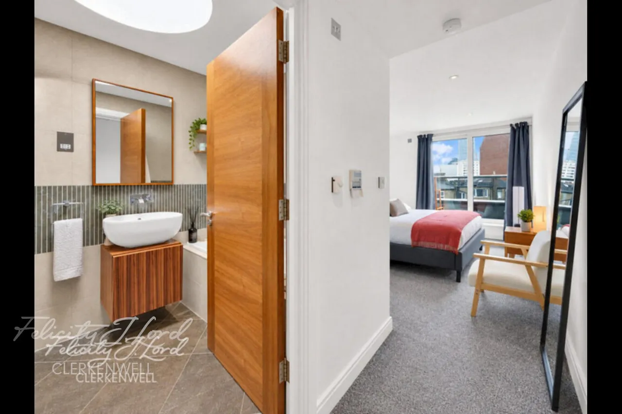 Clerkenwell Road, photo 17