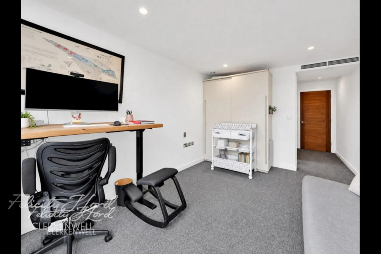 Clerkenwell Road, photo 6