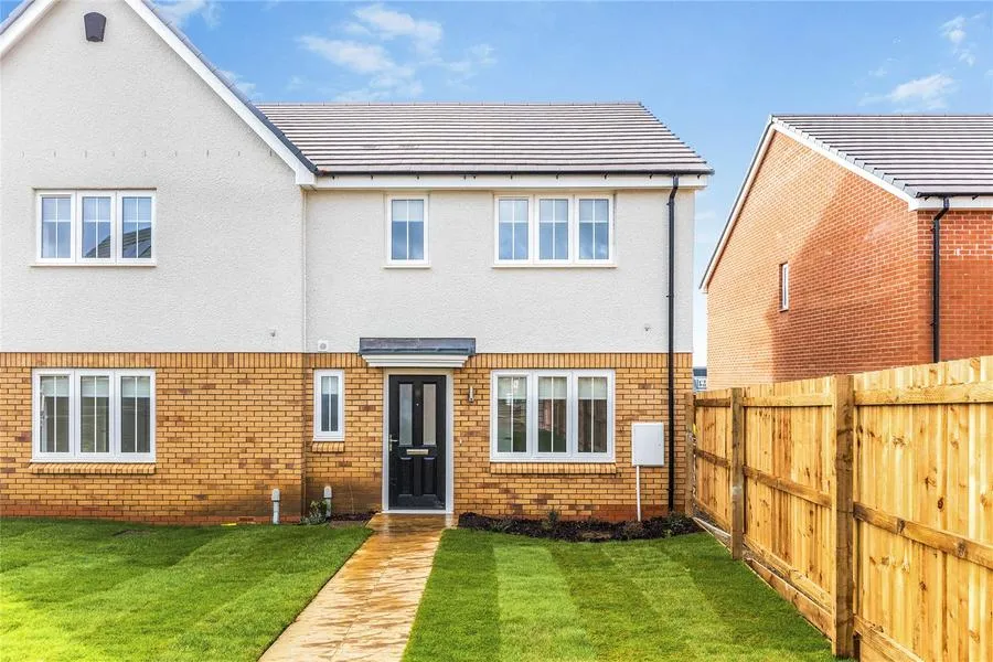 3 bed house to rent, Sickle Drive, Wellingborough, NN8