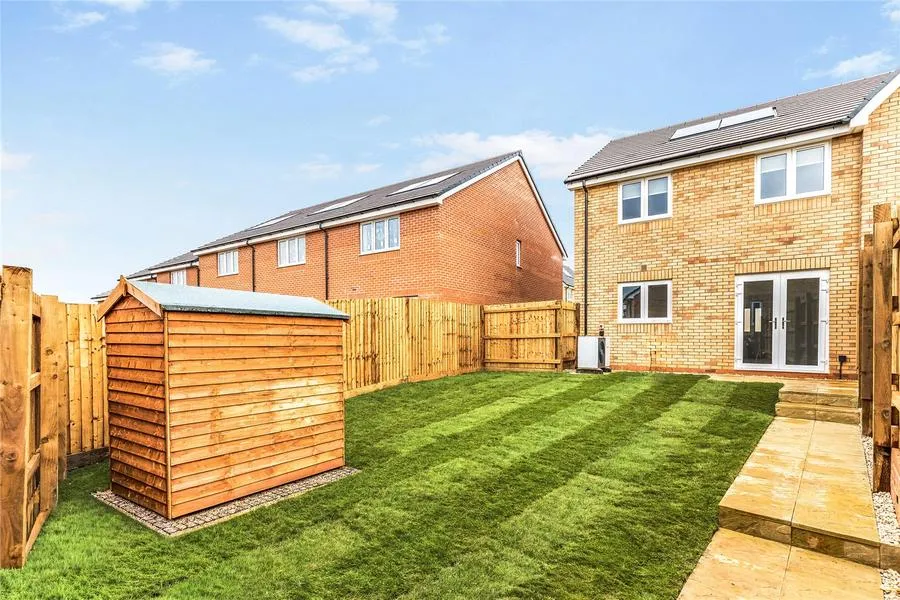 Sickle Drive, Wellingborough, NN8, photo 12