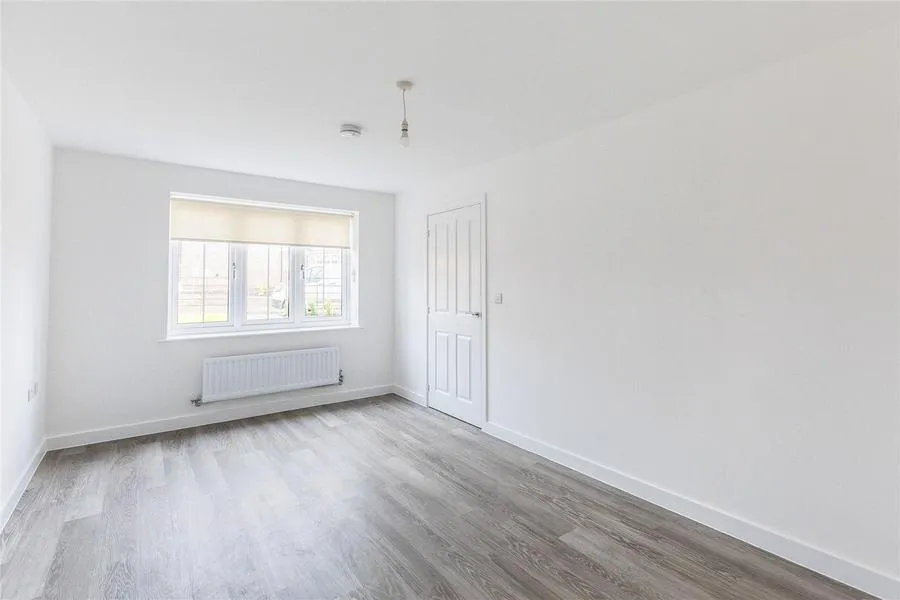 Sickle Drive, Wellingborough, NN8, photo 2