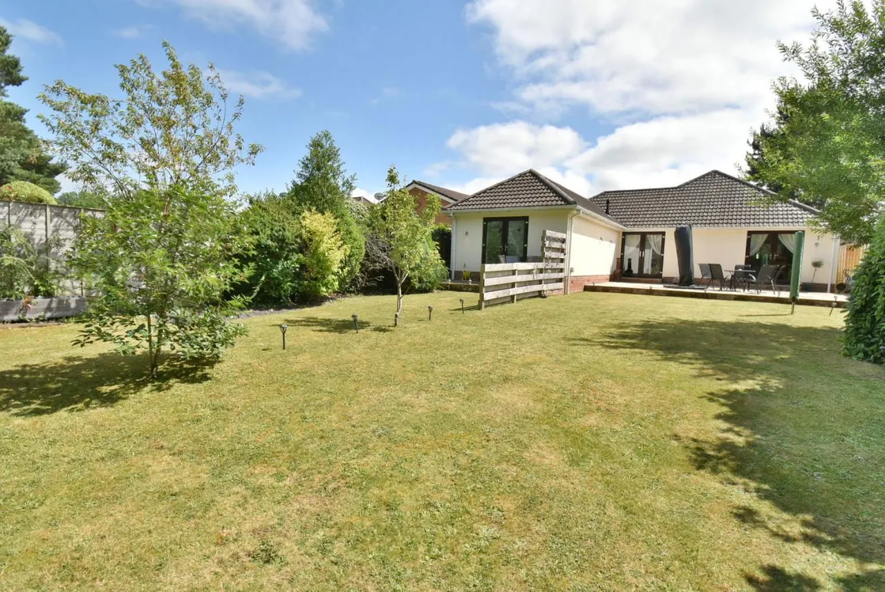 Leeson Drive, BH22, photo 29
