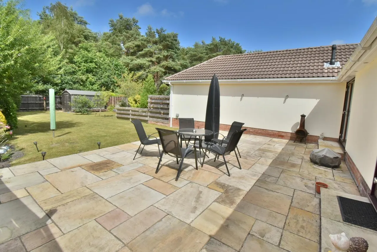 Leeson Drive, BH22, photo 31