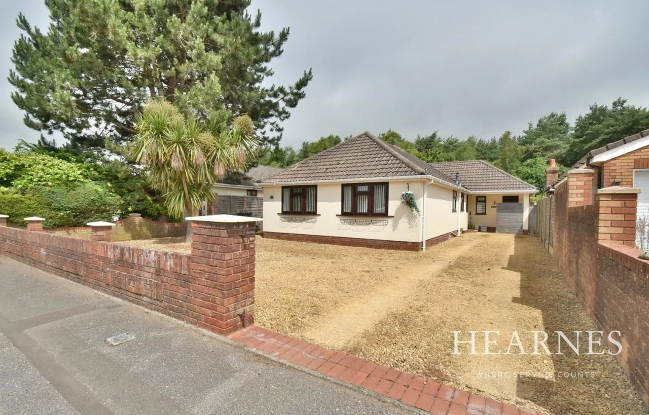 4 bed house for sale, Leeson Drive, BH22