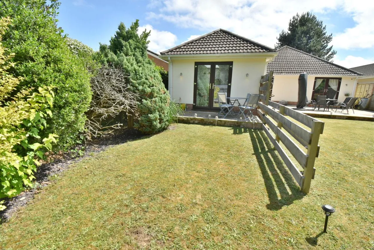 Leeson Drive, BH22, photo 28