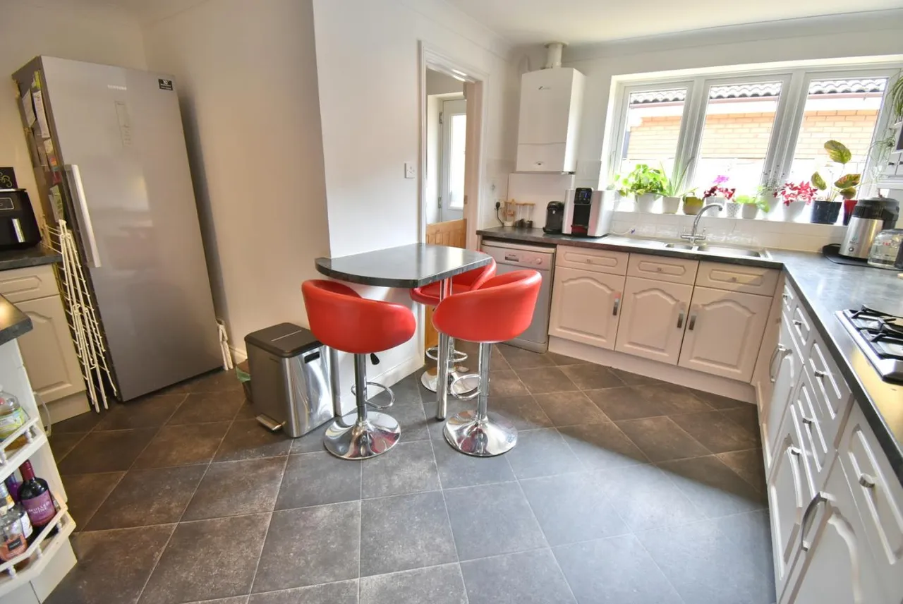 Leeson Drive, BH22, photo 5
