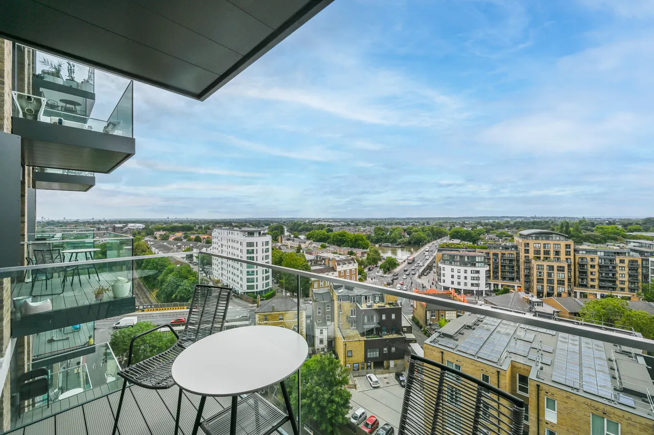 Showflat 2 (1 Bed), Momento Kew Bridge, Brentford, photo 12