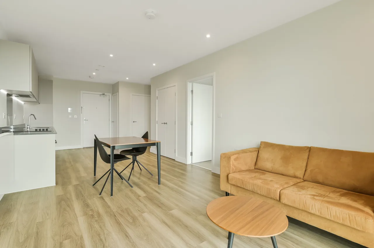 Showflat 2 (1 Bed), Momento Kew Bridge, Brentford, photo 4