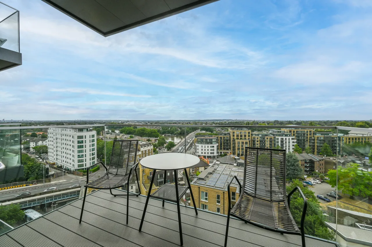 Showflat 2 (1 Bed), Momento Kew Bridge, Brentford, photo 10