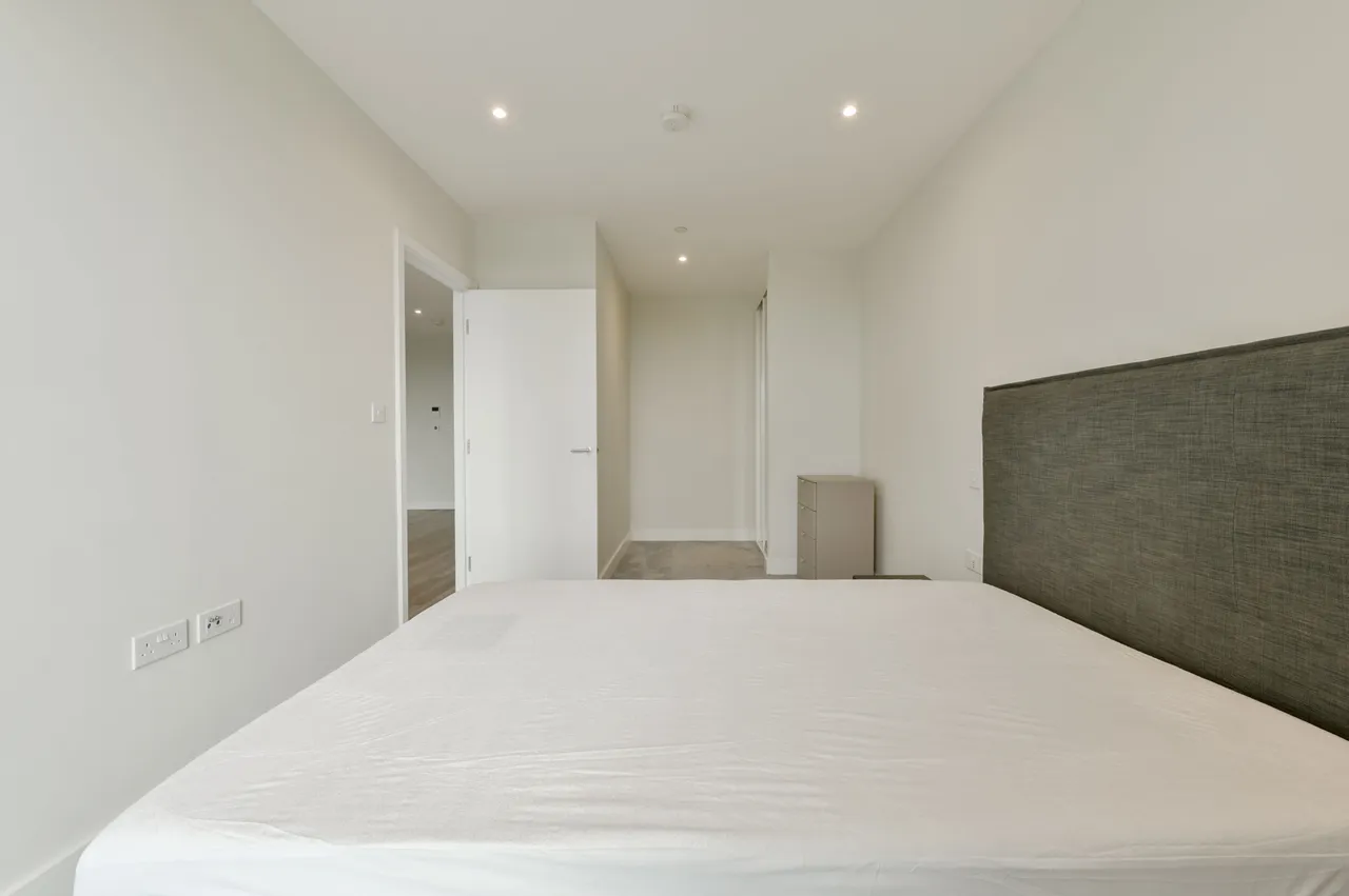 Showflat 2 (1 Bed), Momento Kew Bridge, Brentford, photo 7
